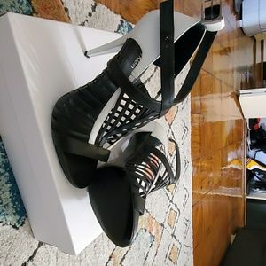 High heel sandals